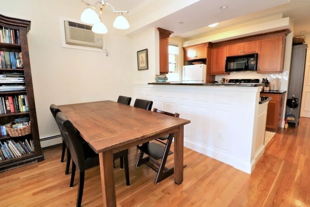 8 Caldwell Ave, Ward Two
