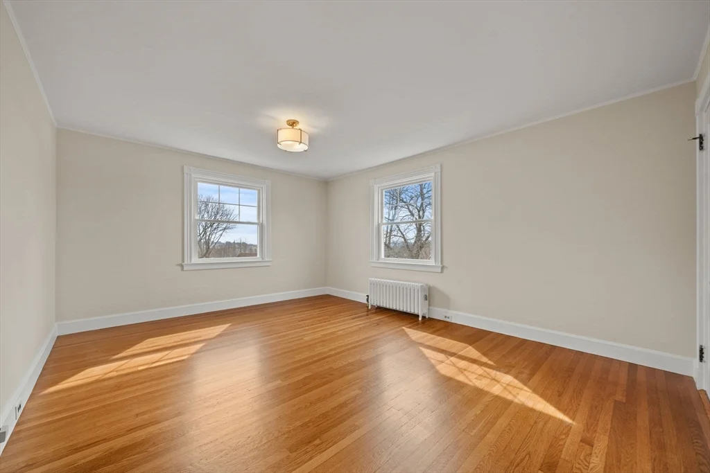 60 Powder House Rd, Lawrence Estates