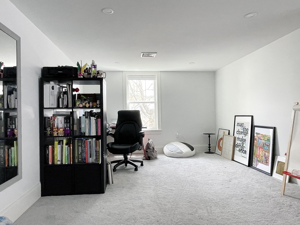 72 Holland, Winchester