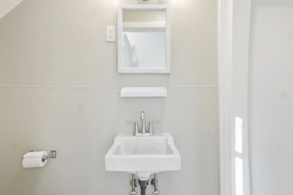 29 Allen St, Gardner