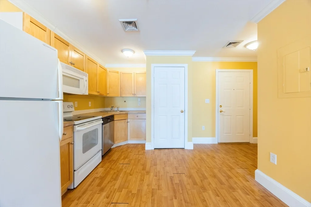 426 Mount Hope St, North Attleboro