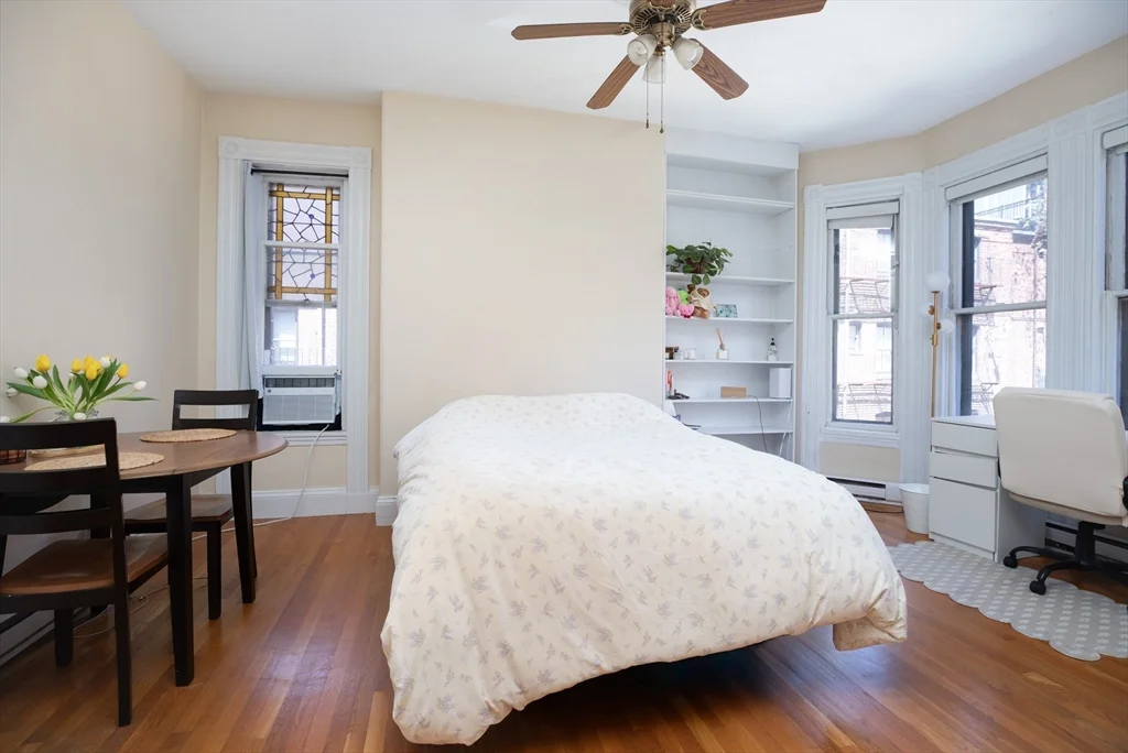 16 Cumberland St, Back Bay