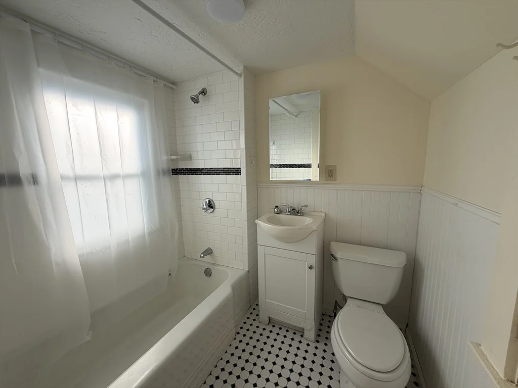 16 Franklin Pl, Quincy