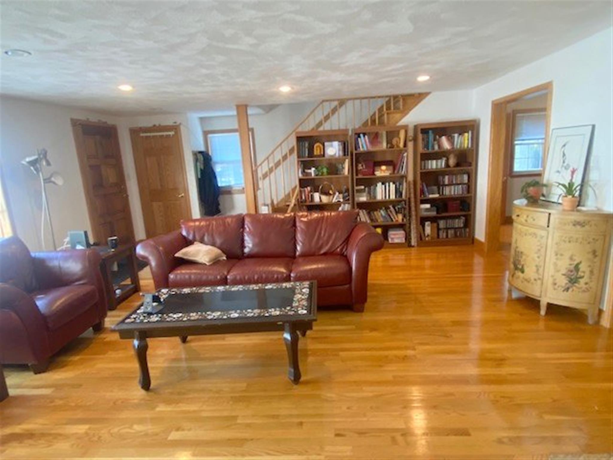 4 bed, 1.5 bath apartment for rent at 16 Summit Ave Unit 16, Prospect Hill — photo 6 of 30