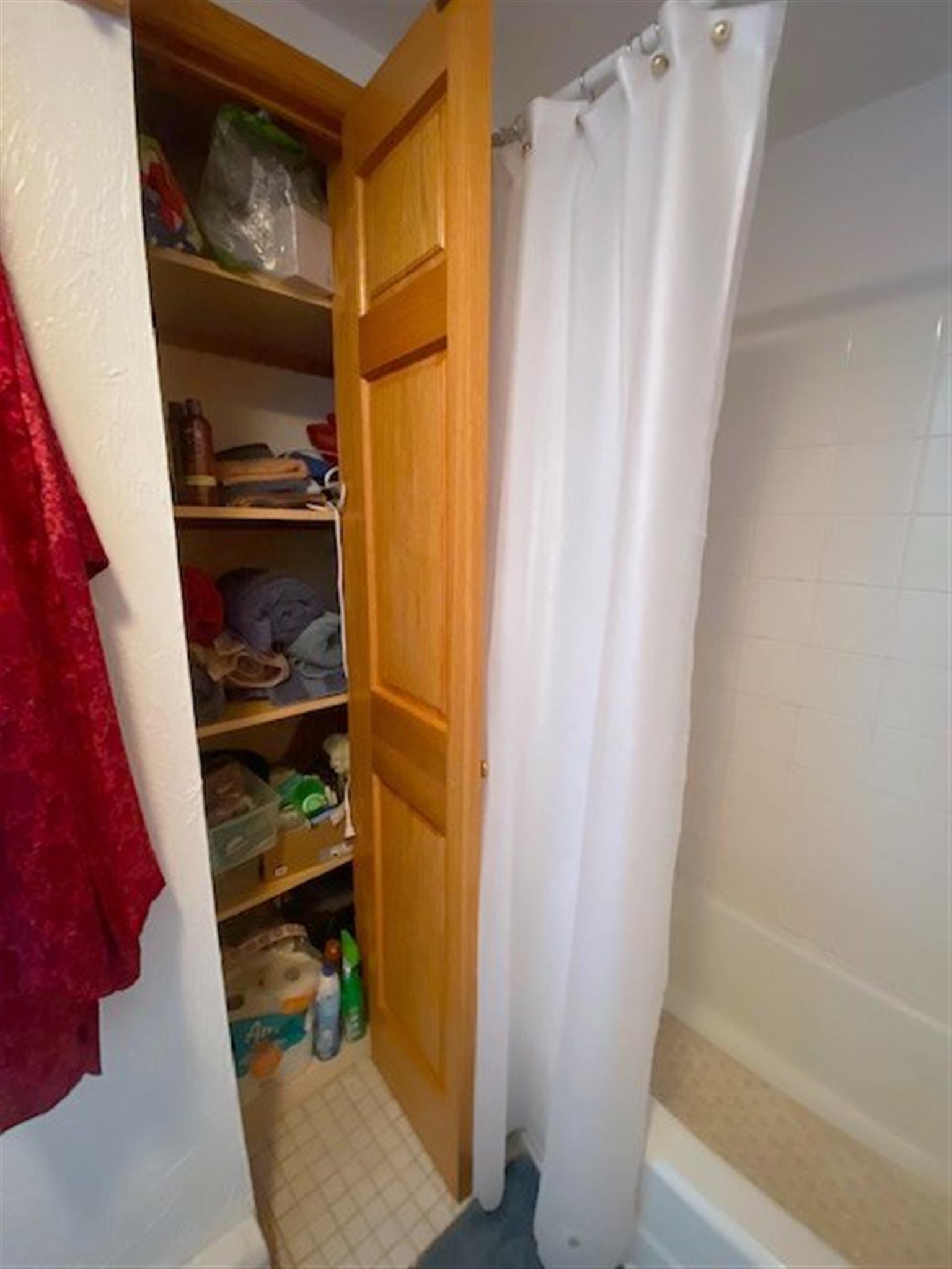4 bed, 1.5 bath apartment for rent at 16 Summit Ave Unit 16, Prospect Hill — photo 22 of 30
