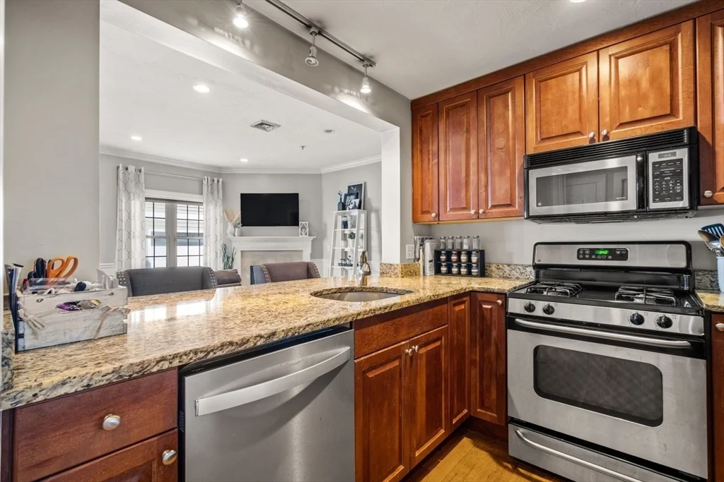 209 D St, South Boston
