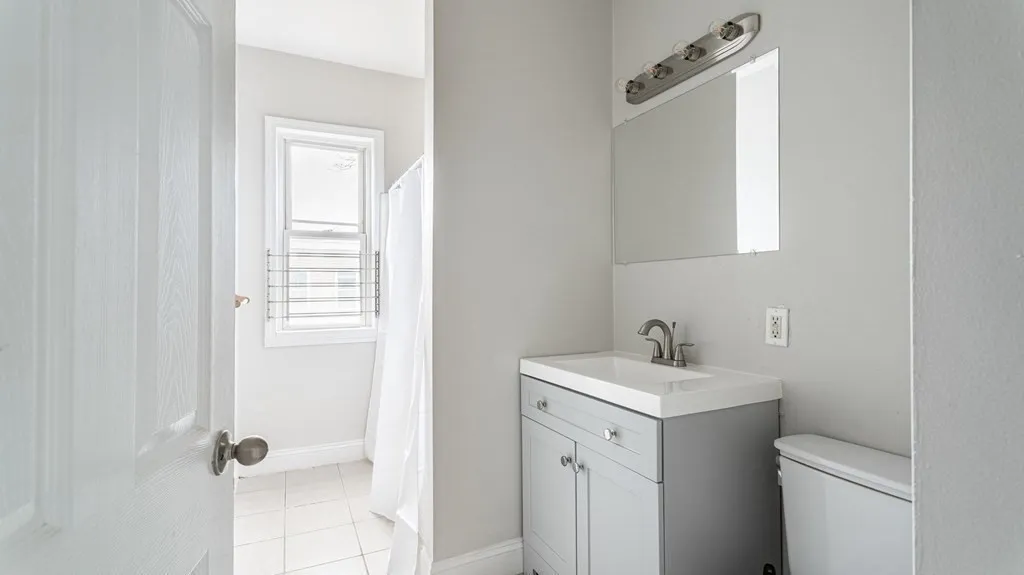 17 Cawfield, Boston