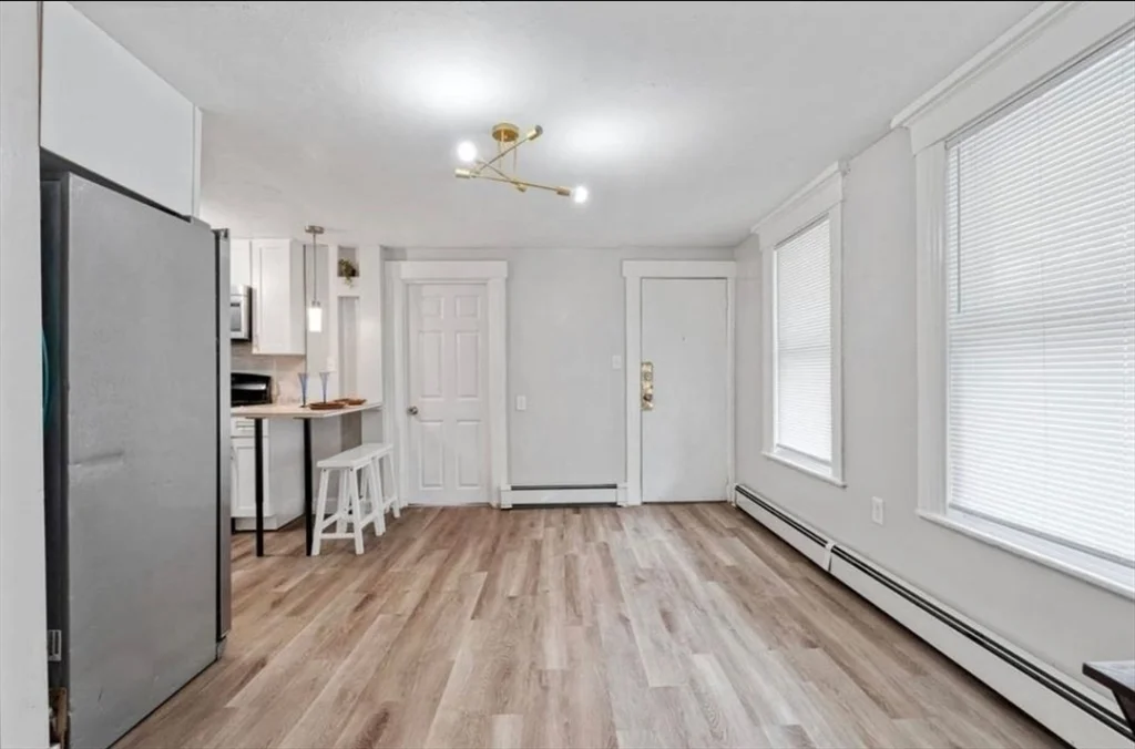 320 Cedar St, Manchester