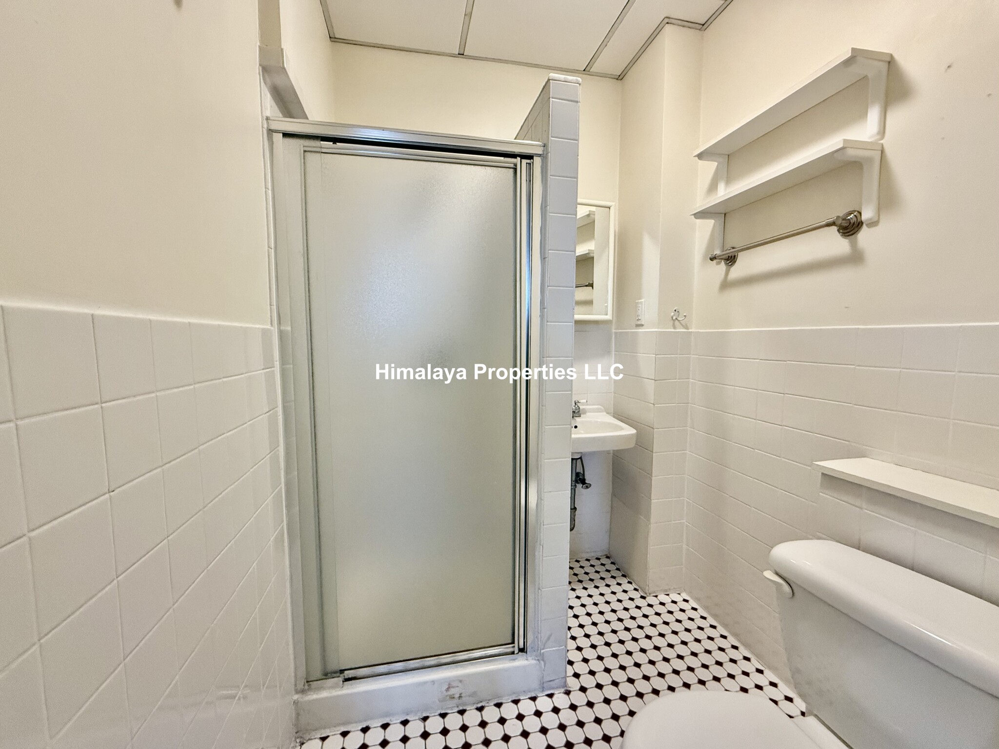 85 College Ave, Davis Square