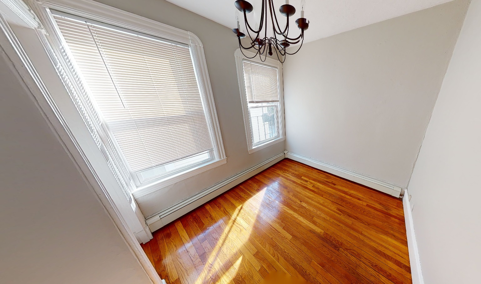 568 Green St, Riverside