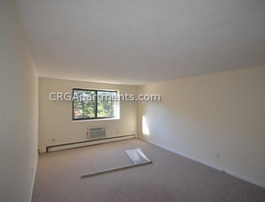 16 Whites Ave, Watertown