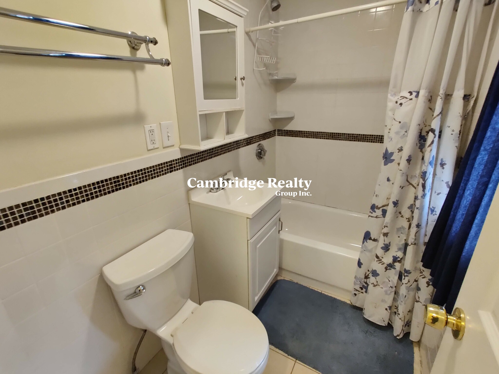 51 Bay State Ave, Powder House Square