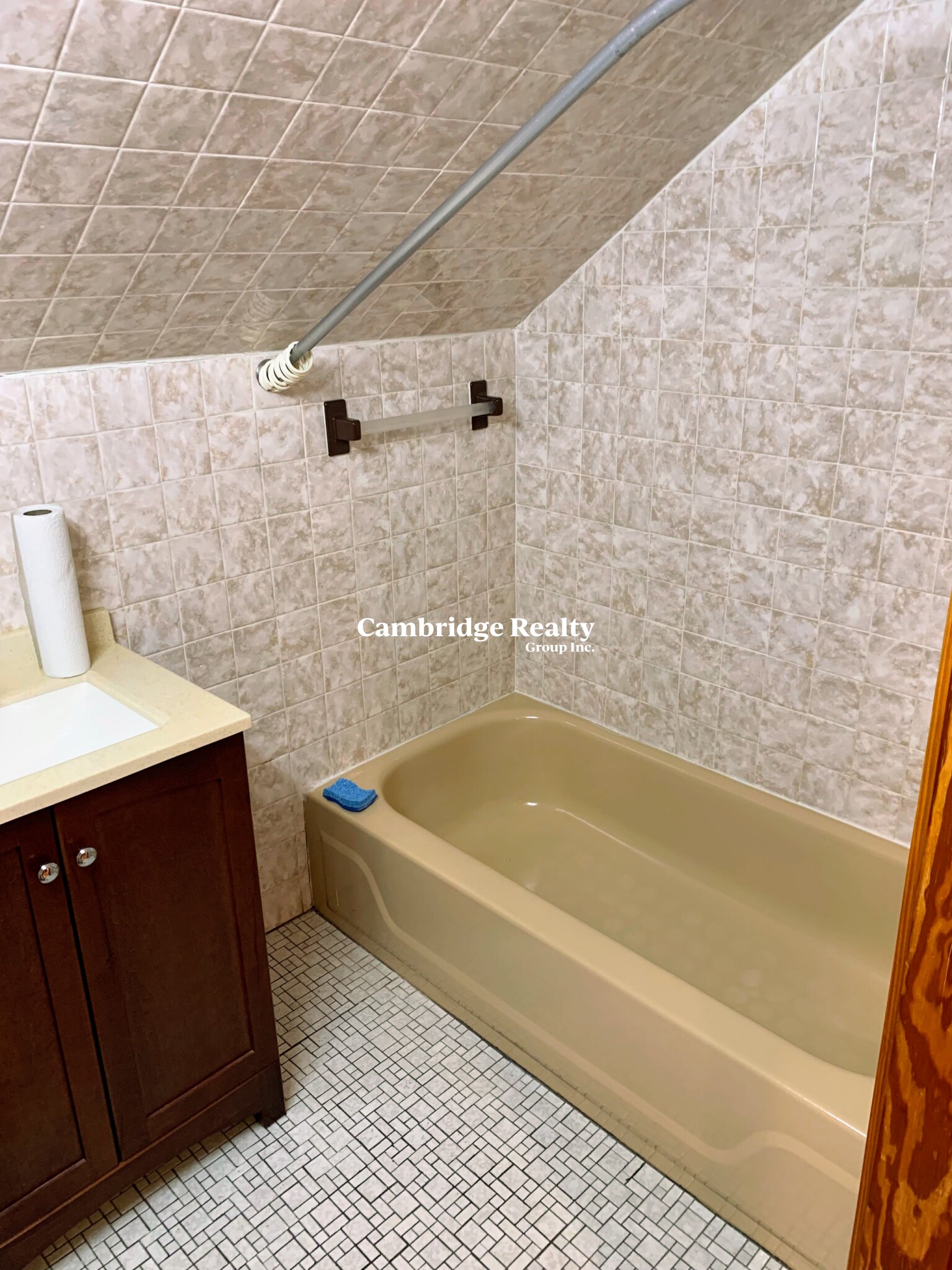 19 Adams St, Arlington