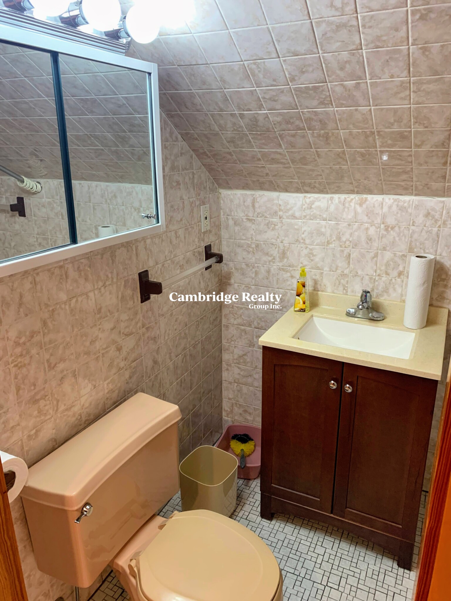 19 Adams St, Arlington