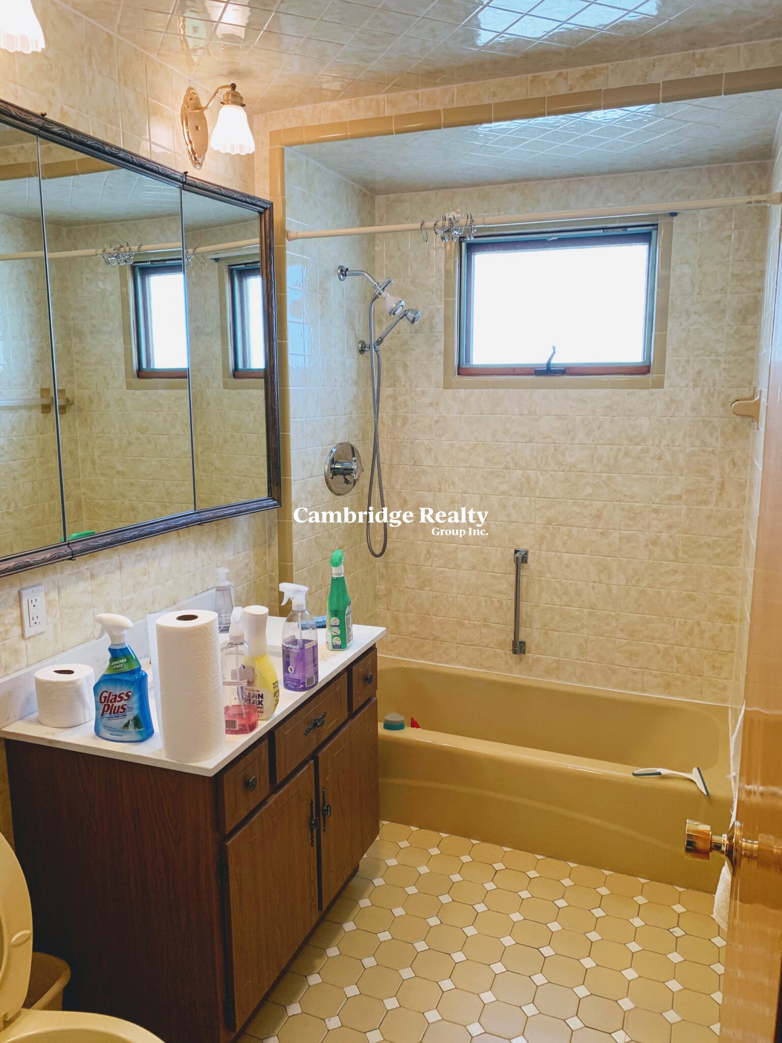 19 Adams St, Arlington