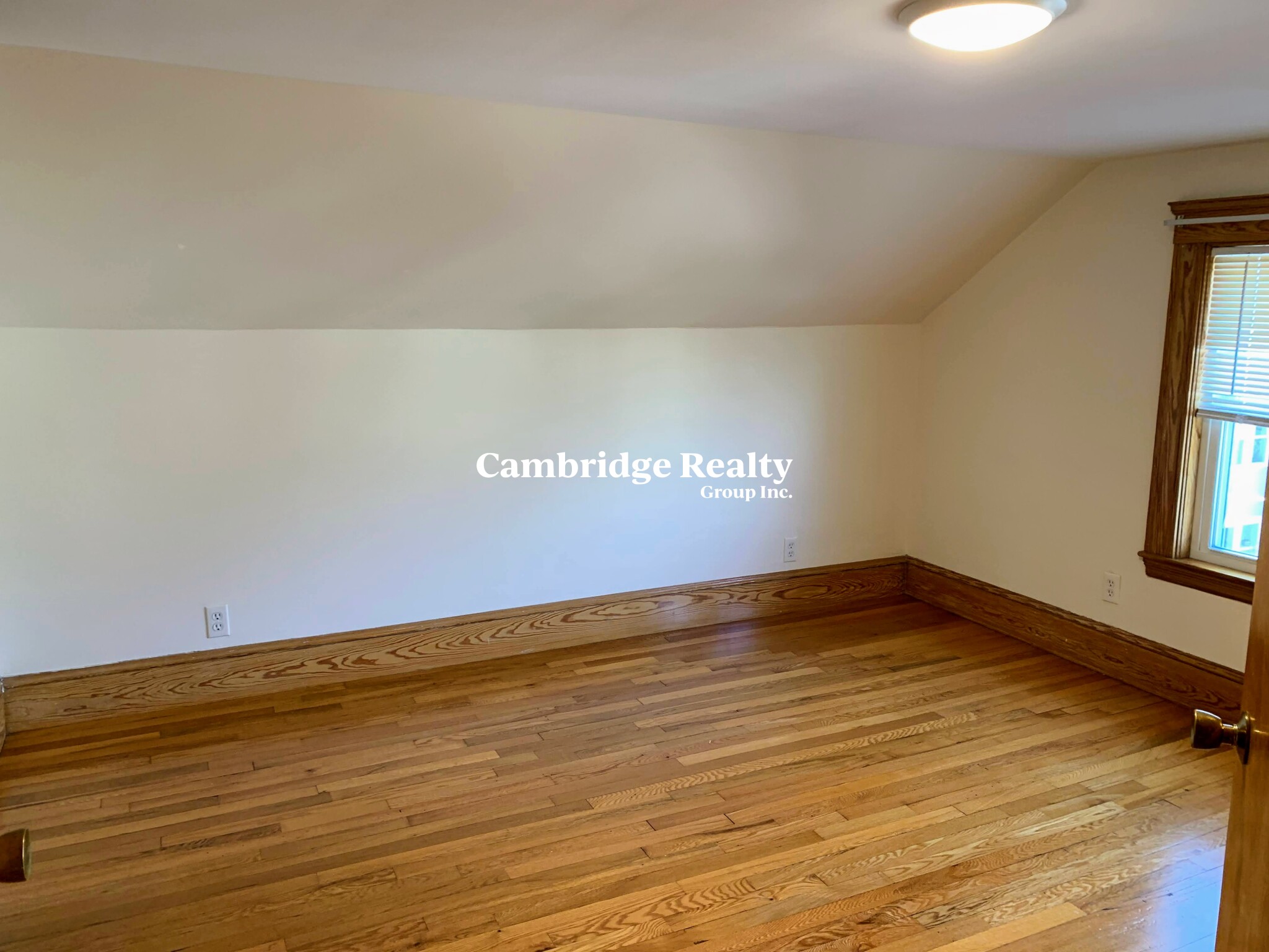 19 Adams St, Arlington