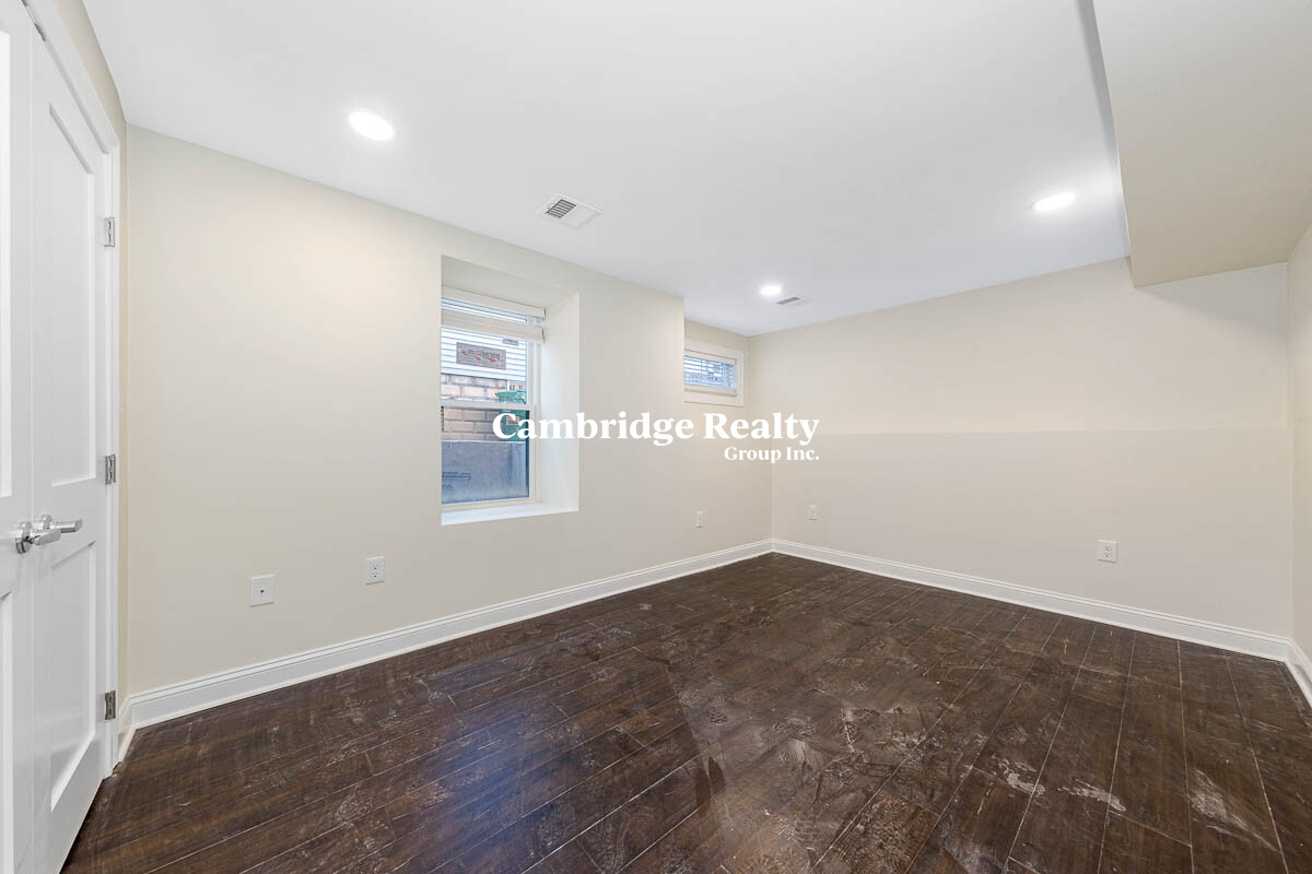 70 Stanley Ave, South Medford