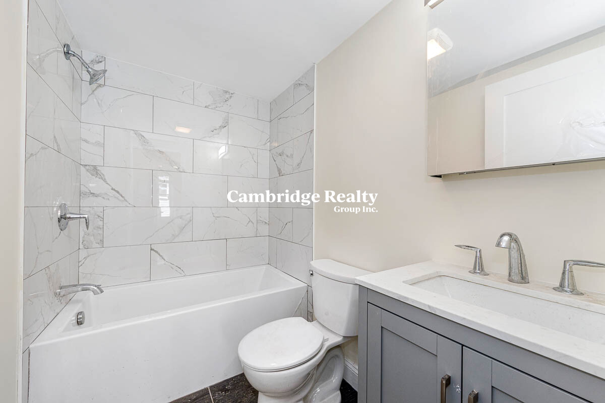 70 Stanley Ave, South Medford