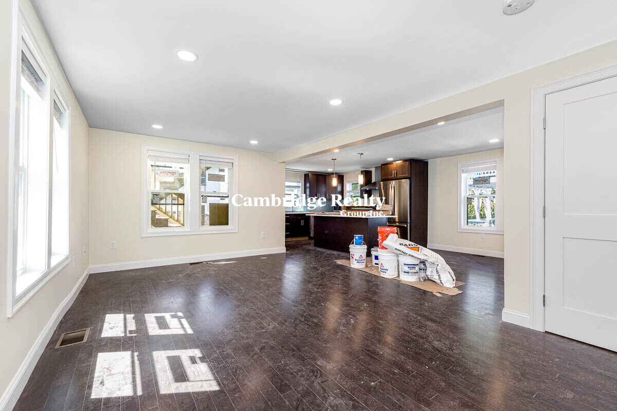 70 Stanley Ave, South Medford