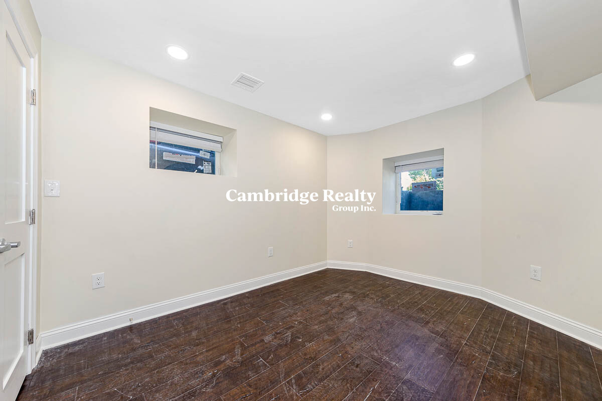 70 Stanley Ave, South Medford