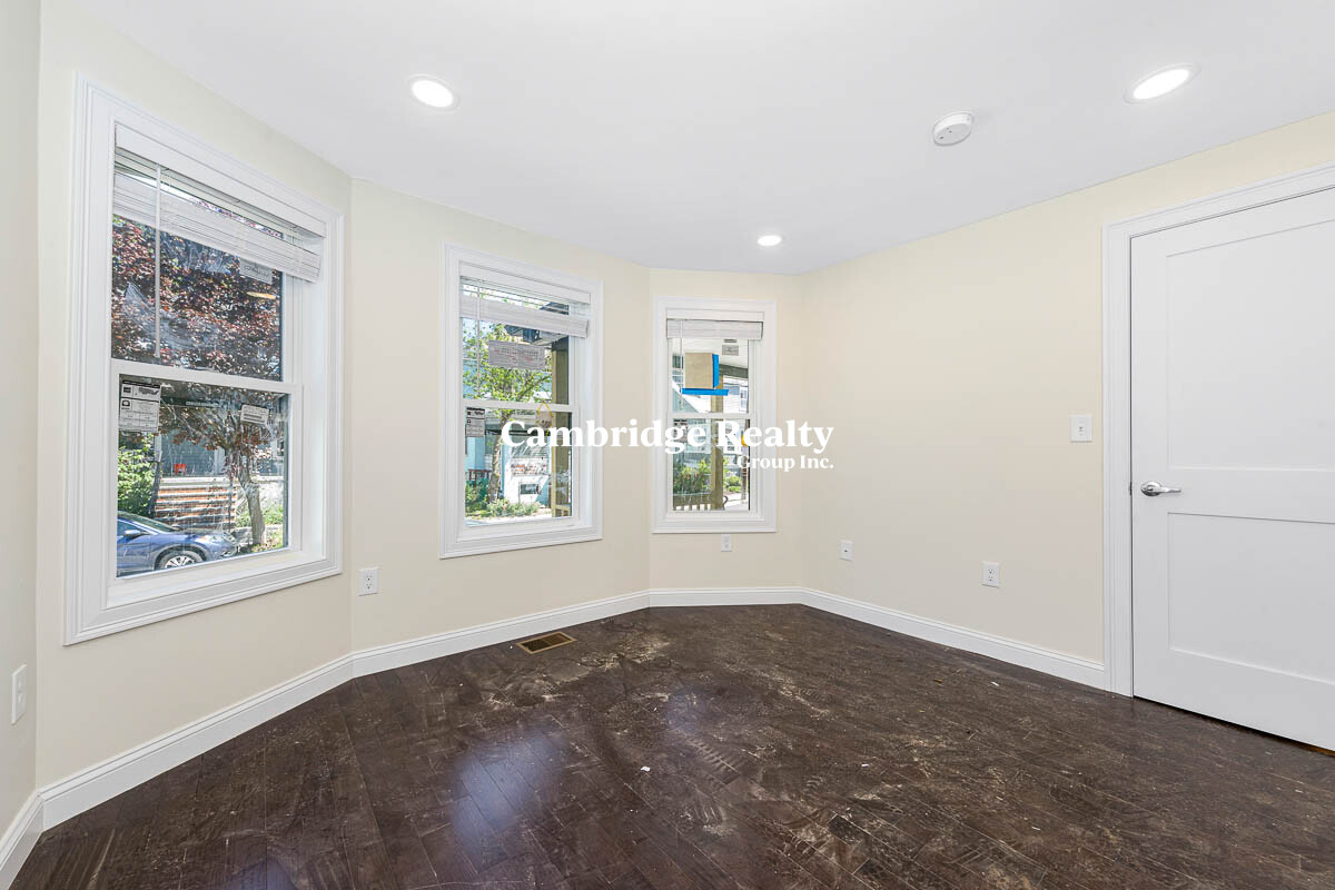 70 Stanley Ave, South Medford