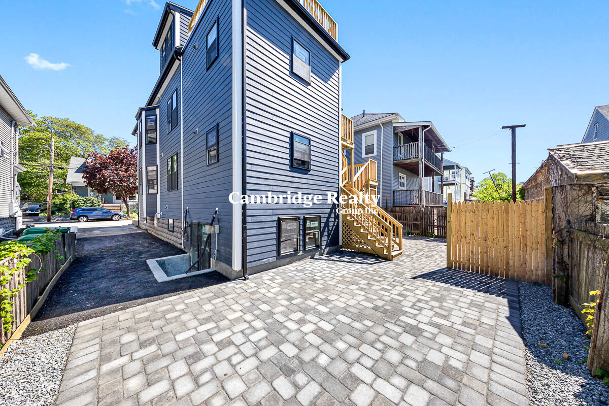 70 Stanley Ave, South Medford