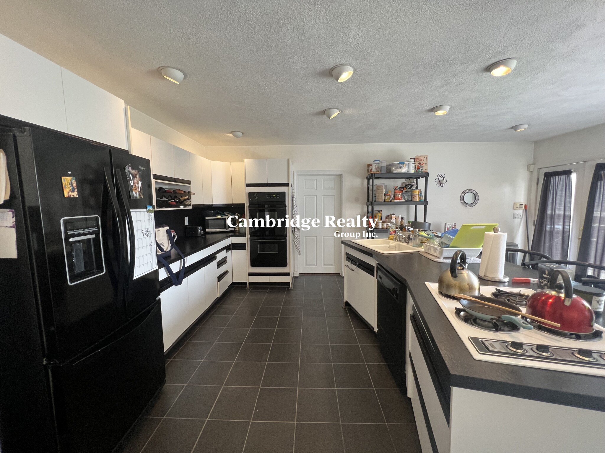 3 bed, 1 bath apartment for rent at 32 Winchester St Unit 1, Medford Hillside — photo 2 of 25