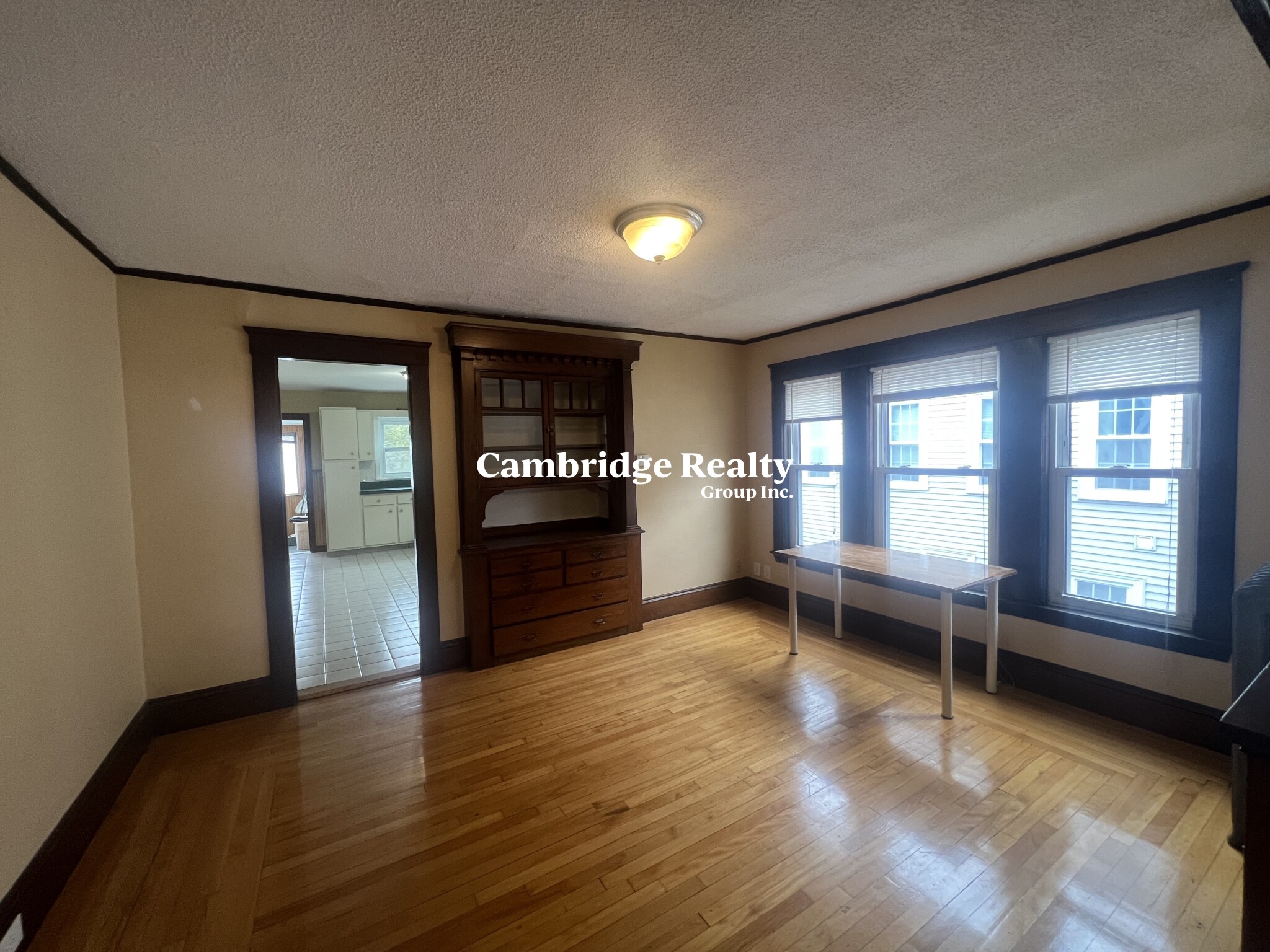 3.5 bed, 1 bath apartment for rent at 929 Broadway Unit 2, Ball Square — photo 3 of 17