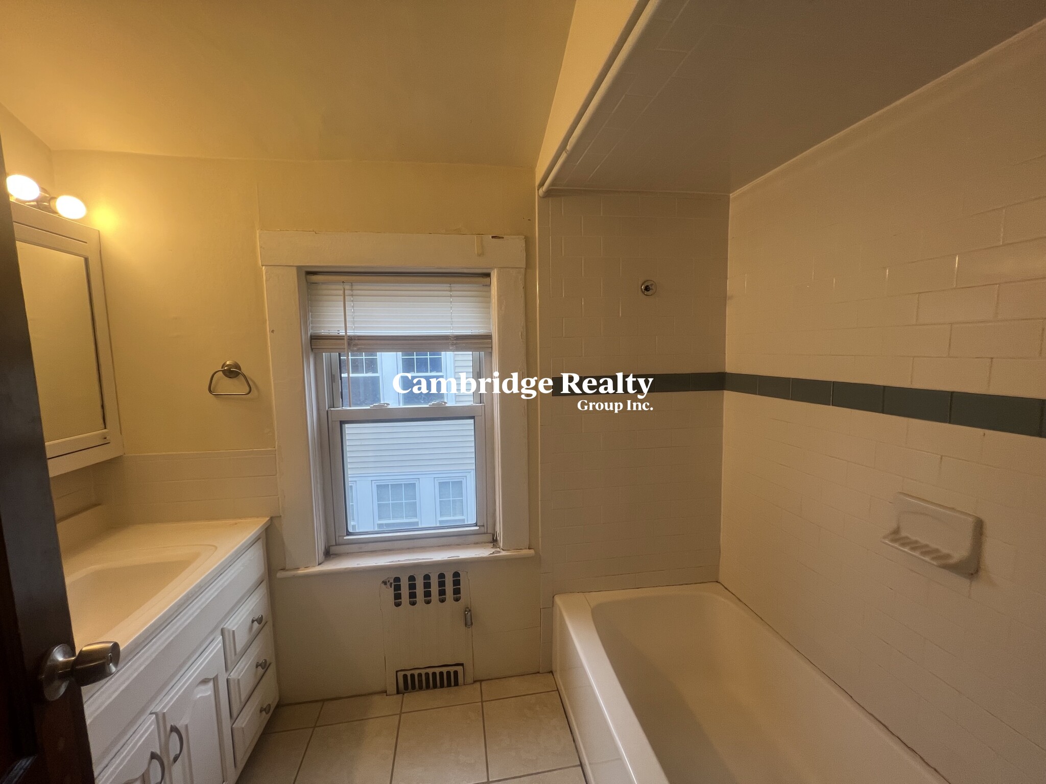 3.5 bed, 1 bath apartment for rent at 929 Broadway Unit 2, Ball Square — photo 13 of 17