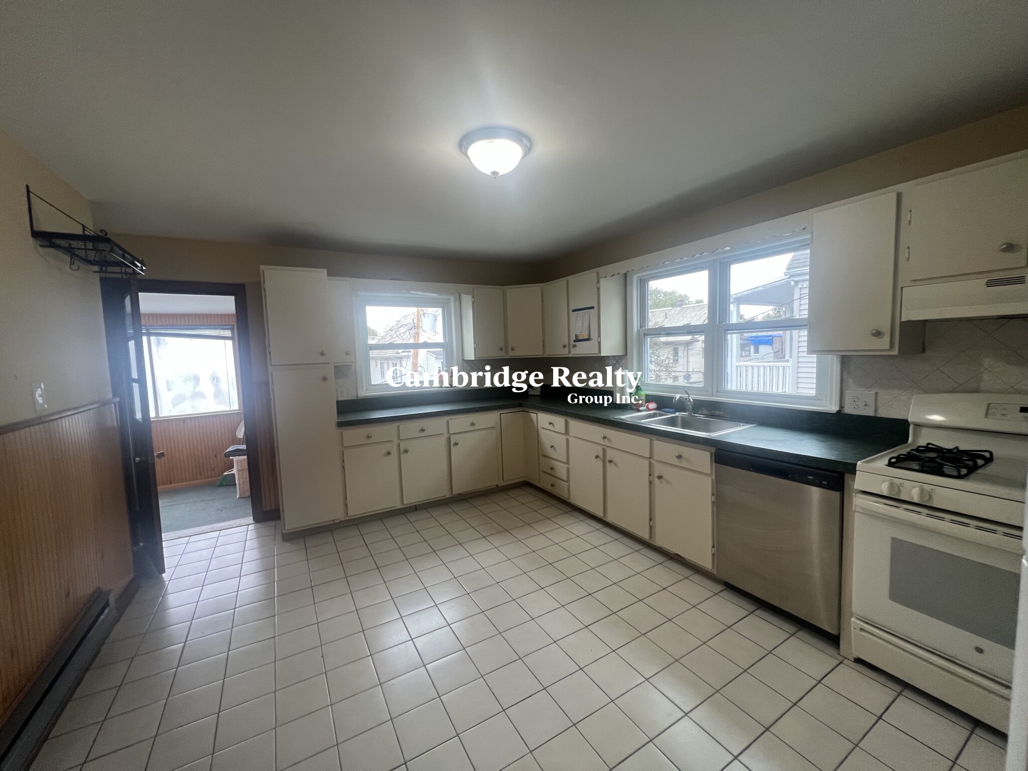 3.5 bed, 1 bath apartment for rent at 929 Broadway Unit 2, Ball Square — photo 5 of 17