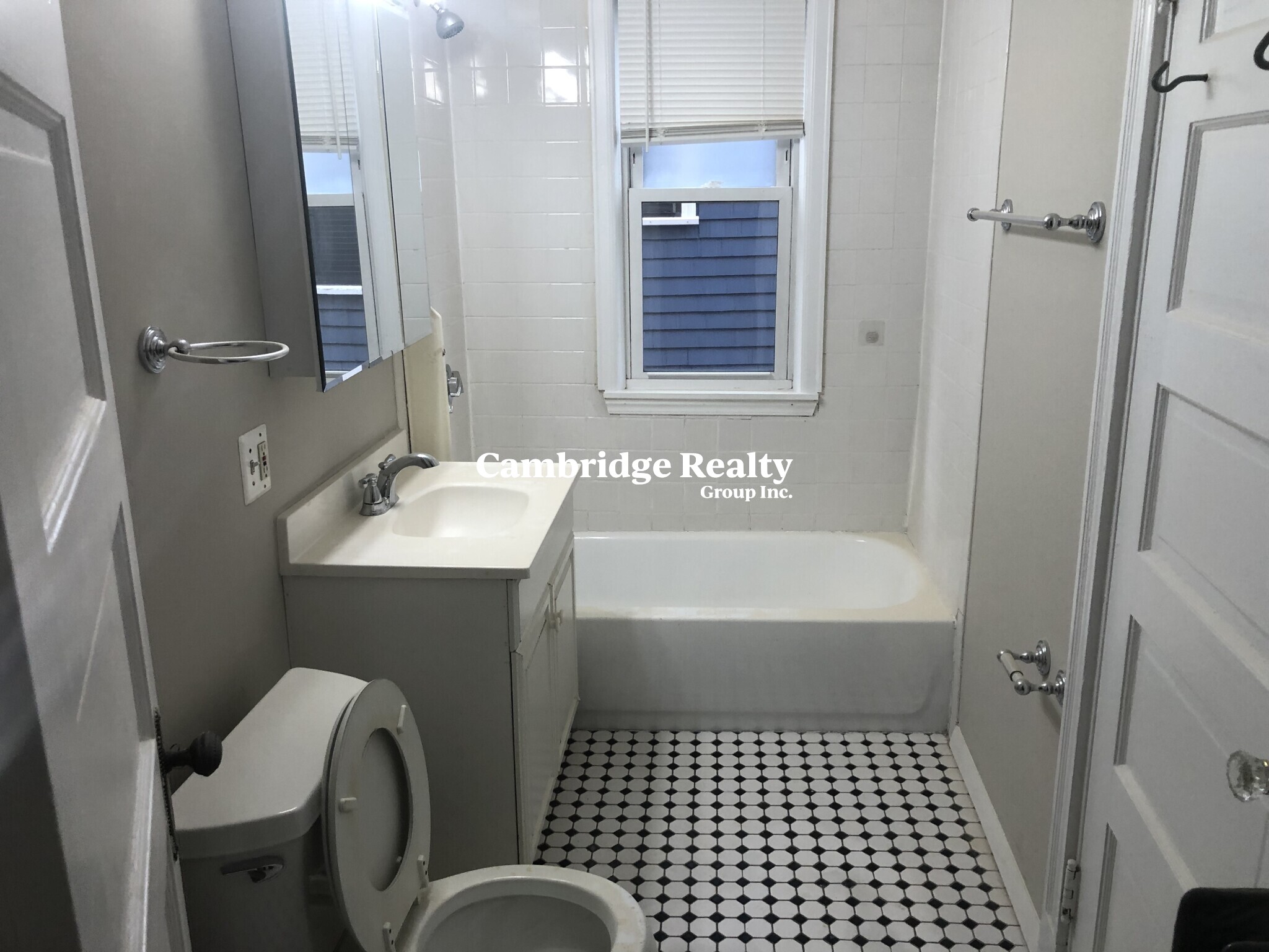 10 Cambridge Ter, Neighborhood Nine