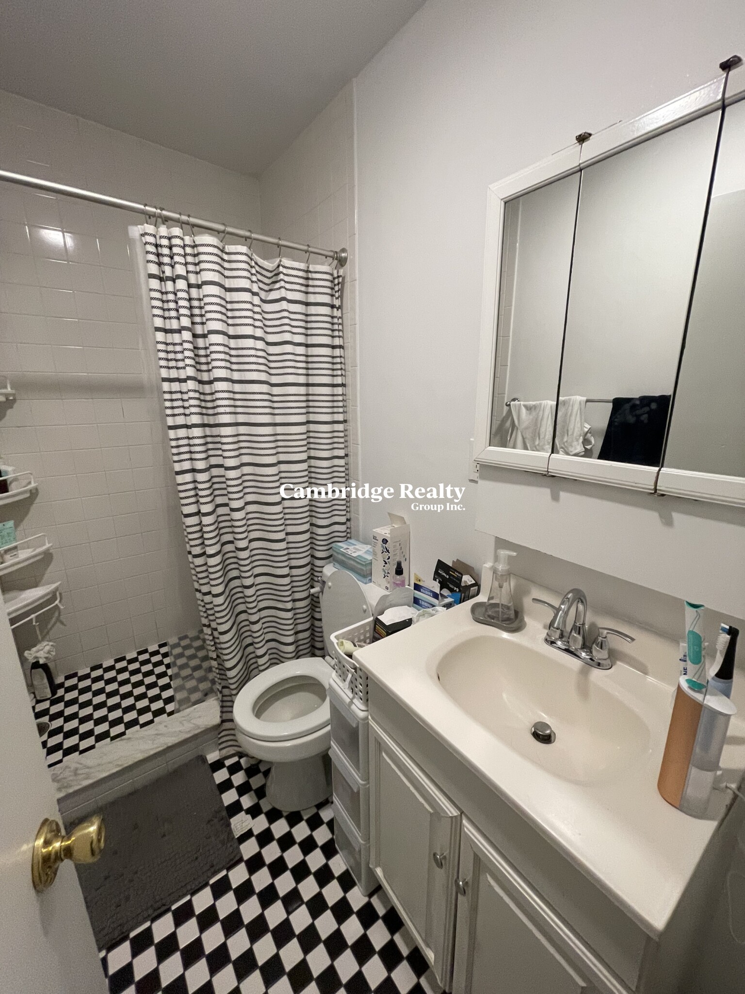 31 Corinthian Rd, Tufts