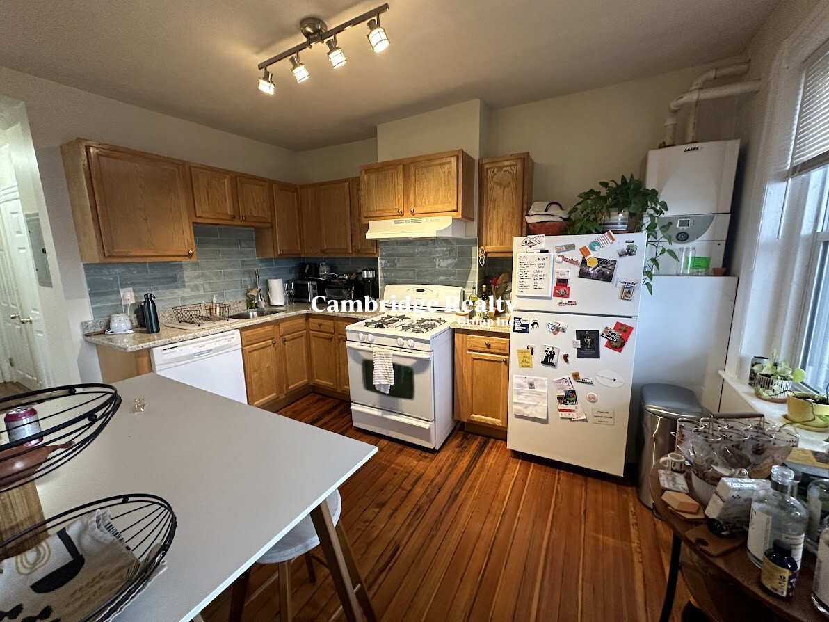 2 bed, 1 bath apartment for rent at 1056 Cambridge St Unit 5T, Inman Square — photo 1 of 11