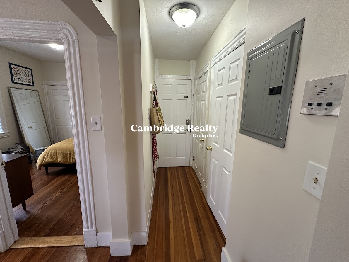2 bed, 1 bath apartment for rent at 1056 Cambridge St Unit 5T, Inman Square — photo 2 of 11