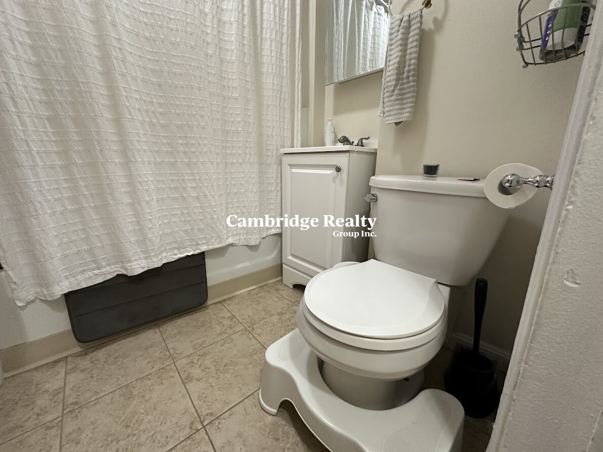 2 bed, 1 bath apartment for rent at 1056 Cambridge St Unit 5T, Inman Square — photo 11 of 11