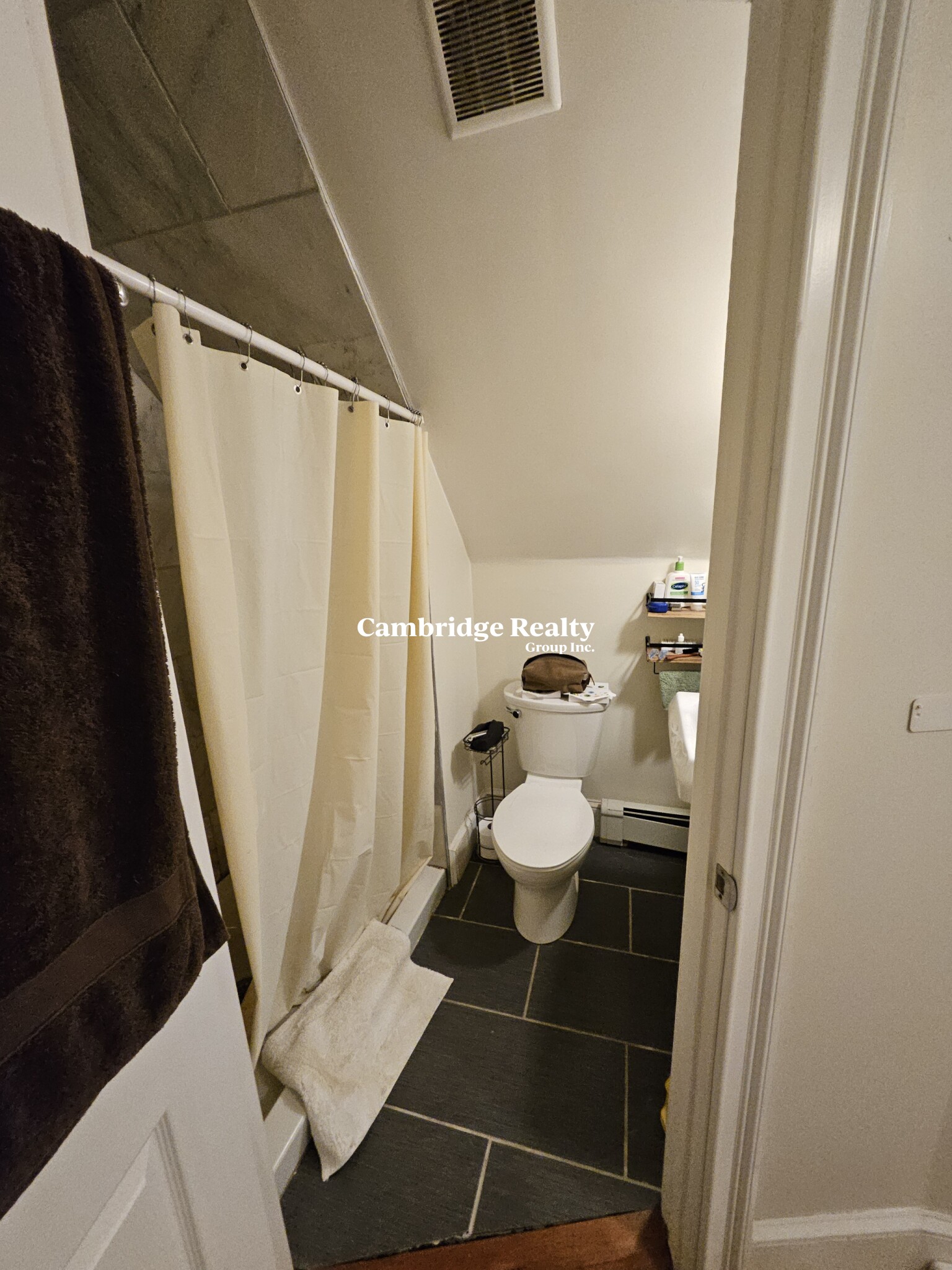 5 bed, 3 bath apartment for rent at 11 Winter Hill Rd Unit 2, South Medford — photo 15 of 29