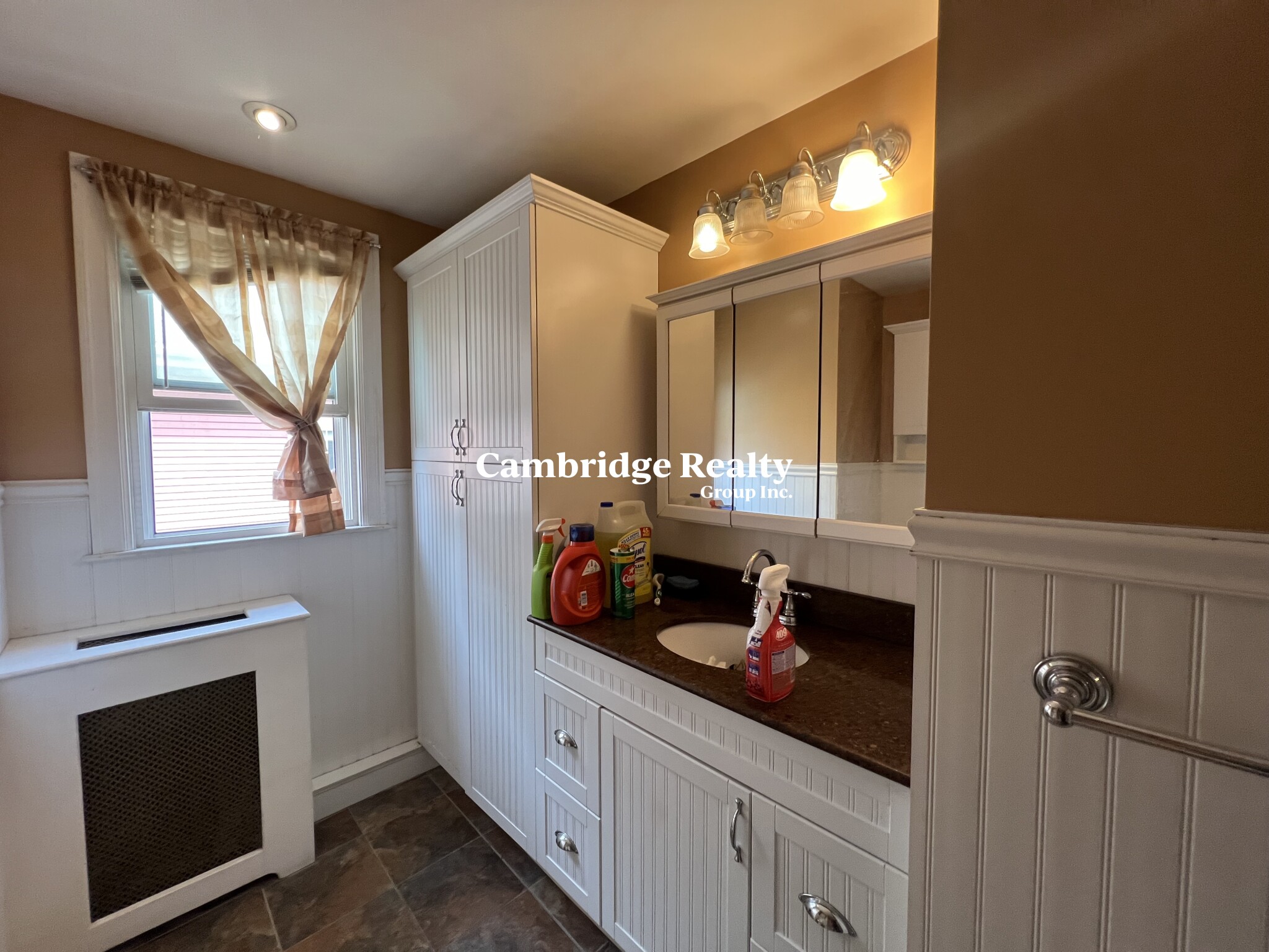 22 Grand View Ave, Prospect Hill