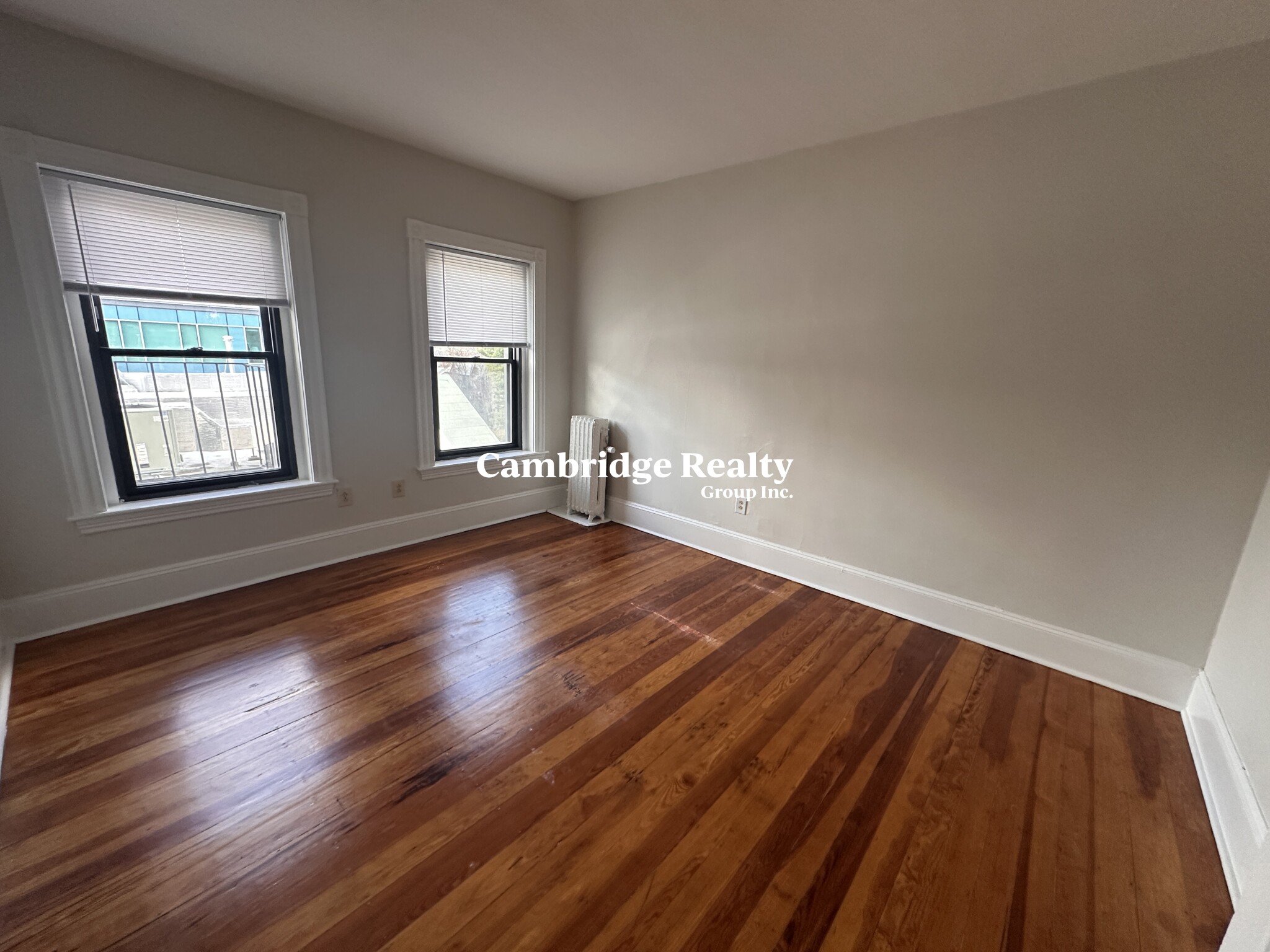 1039 Massachusetts Ave, Harvard Square