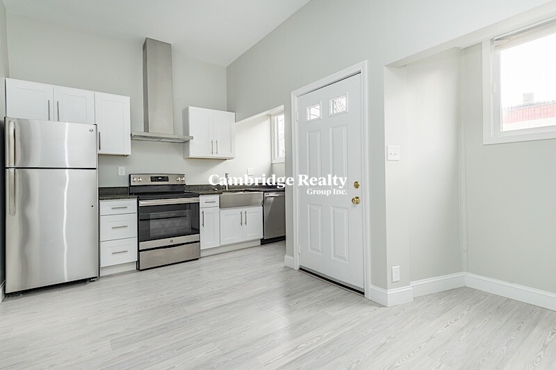 145 Columbia St, The Port