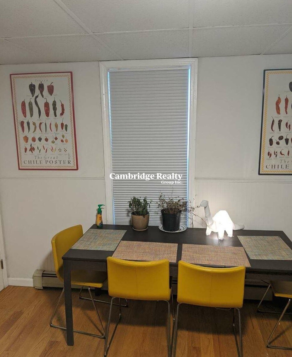 27 Pinckney St, East Somerville