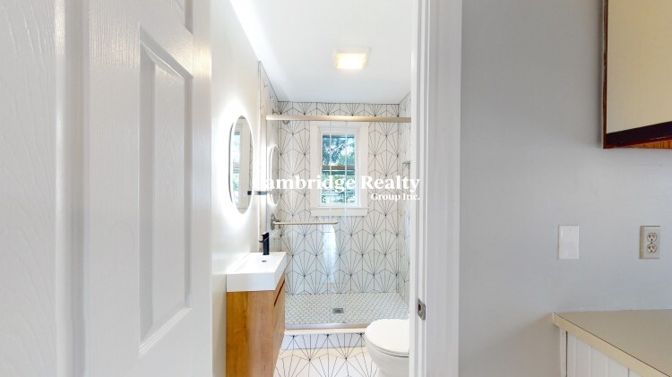 57 Hawthorne St, Davis Square