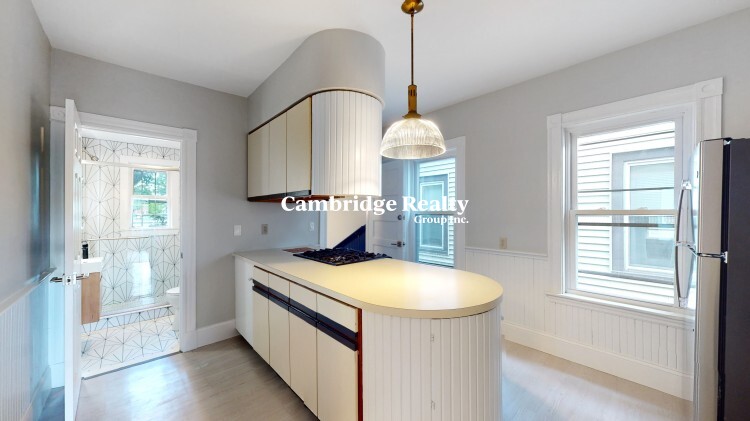 57 Hawthorne St, Davis Square