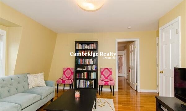 45 School St, Spring Hill