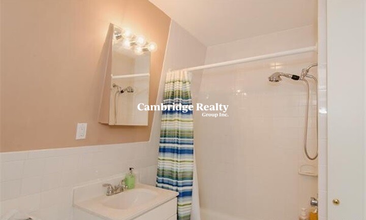 45 School St, Spring Hill