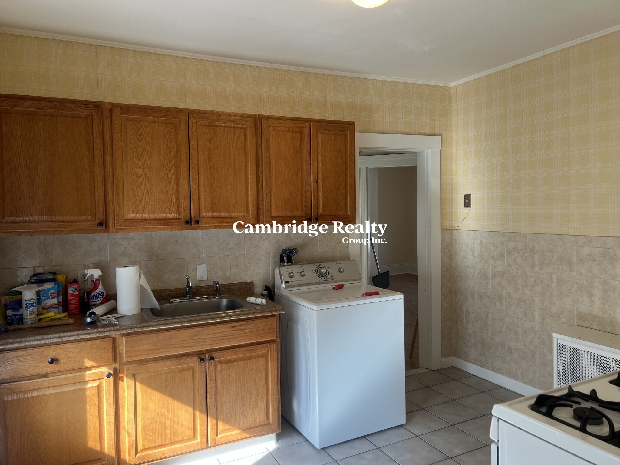 96 West Adams St, West Somerville