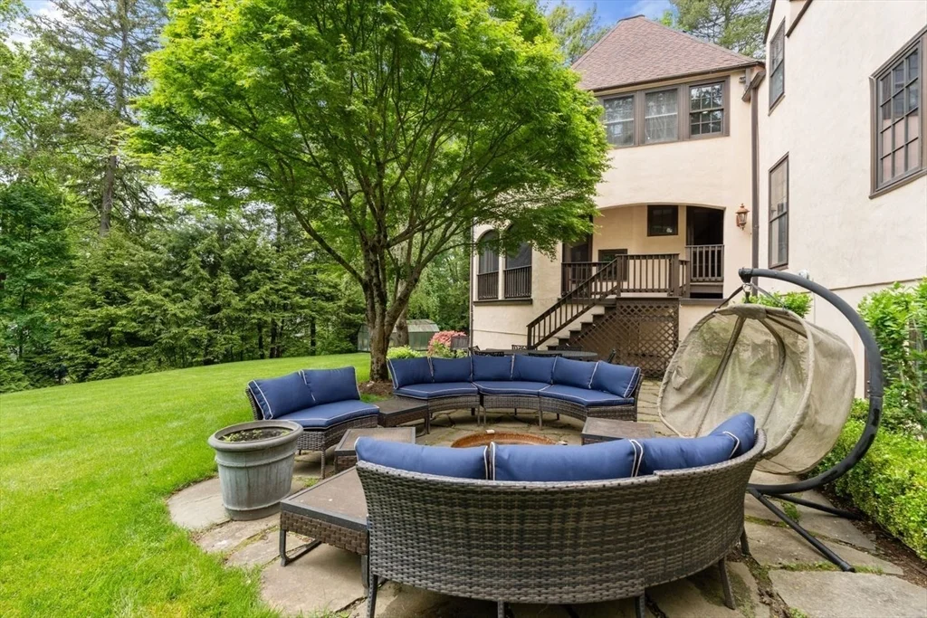 85 Gate House Rd, Chestnut Hill