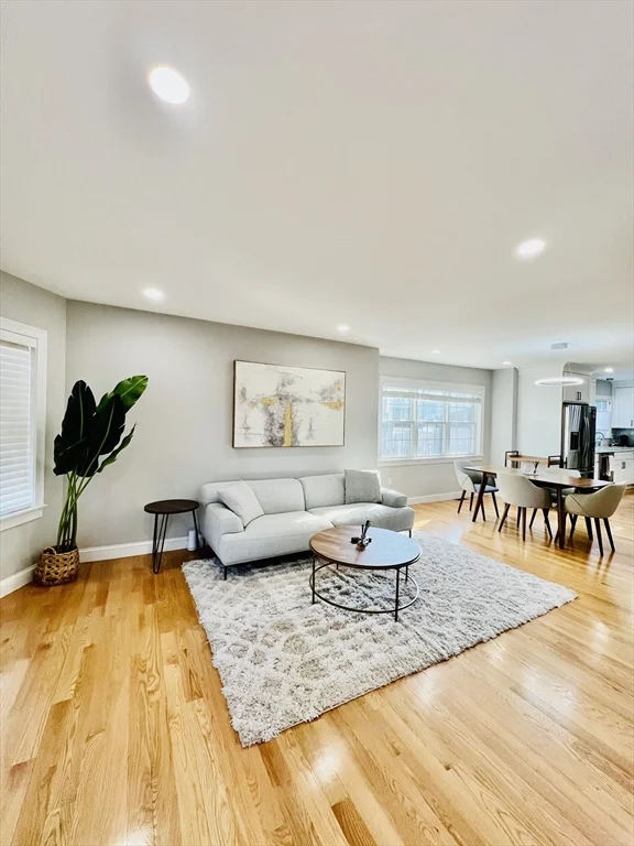 28 Metcalf, Medford