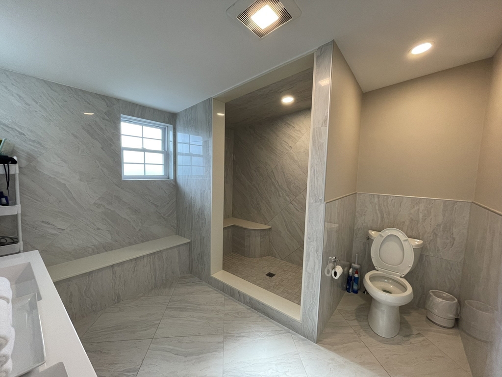 20 Trevalley Rd, Revere