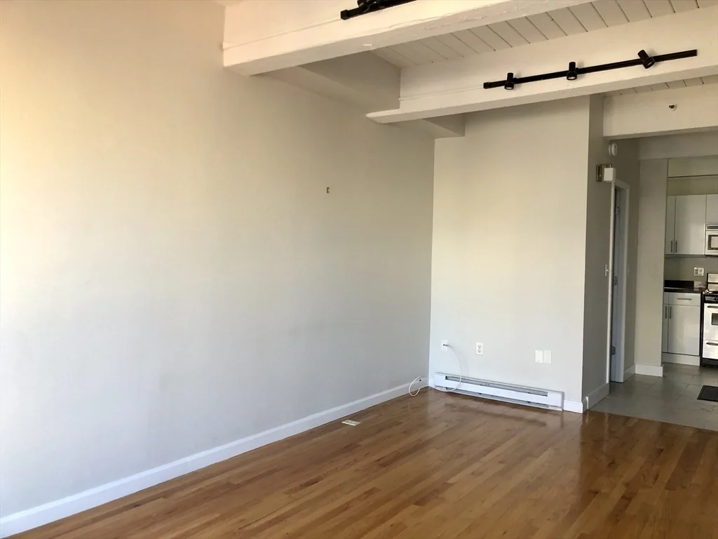 12 Stoneholm St, Fenway