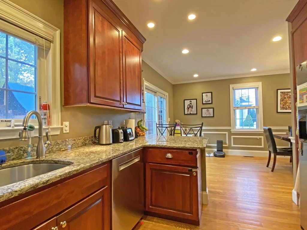 375 Lowell Ave, Newtonville